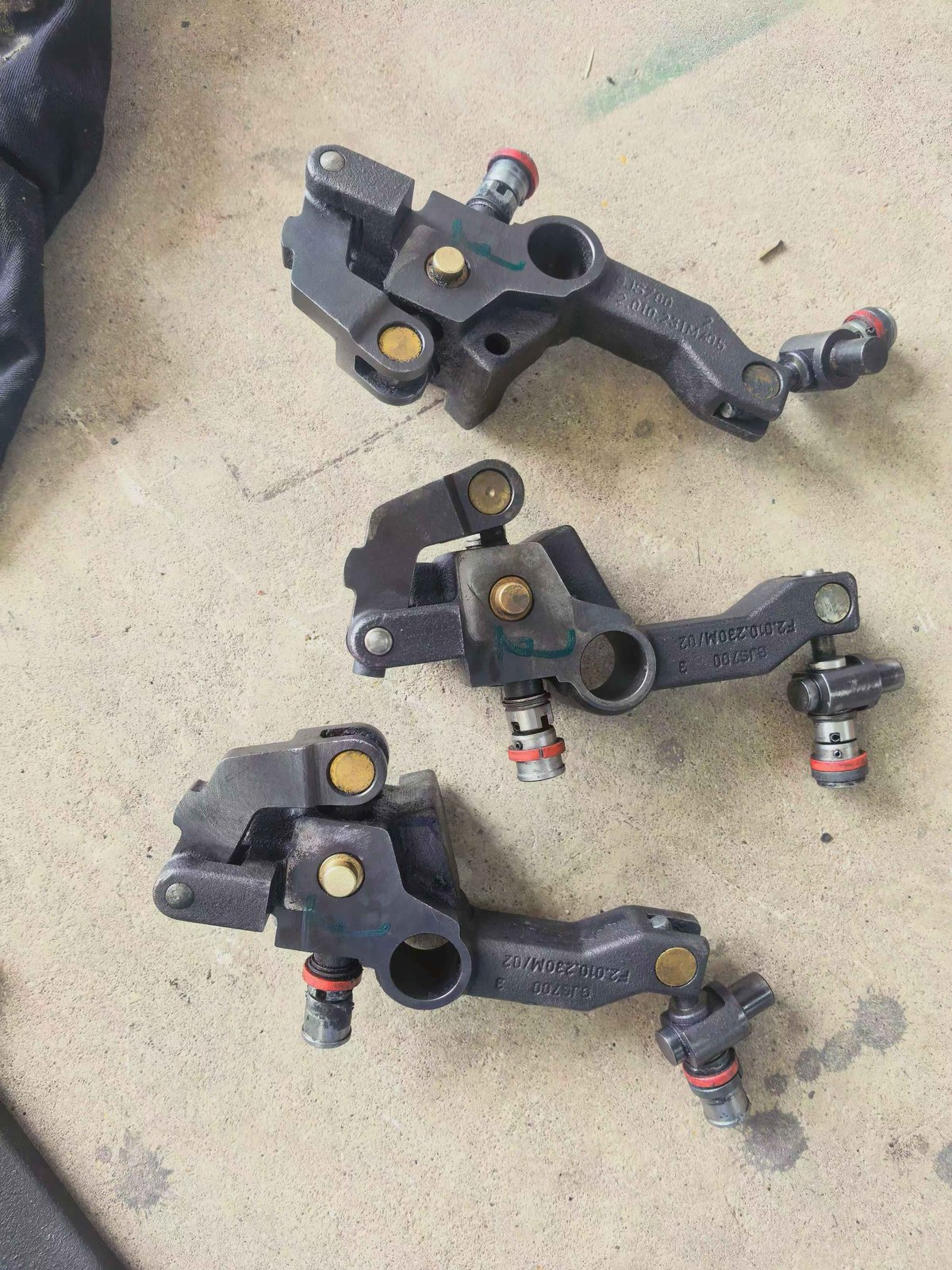 XL105 / XL106 Mounting Assembly